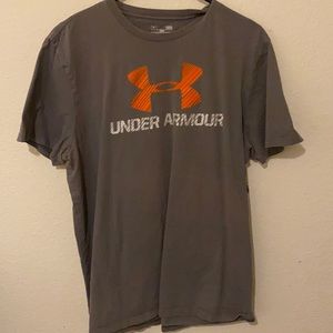 Under armor gray T-shirt